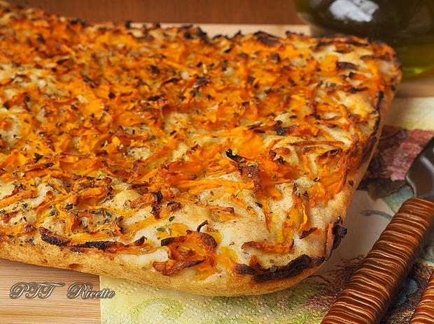 Focaccia veloce con zucca 7