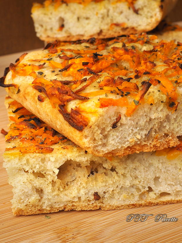 Focaccia veloce con zucca 8