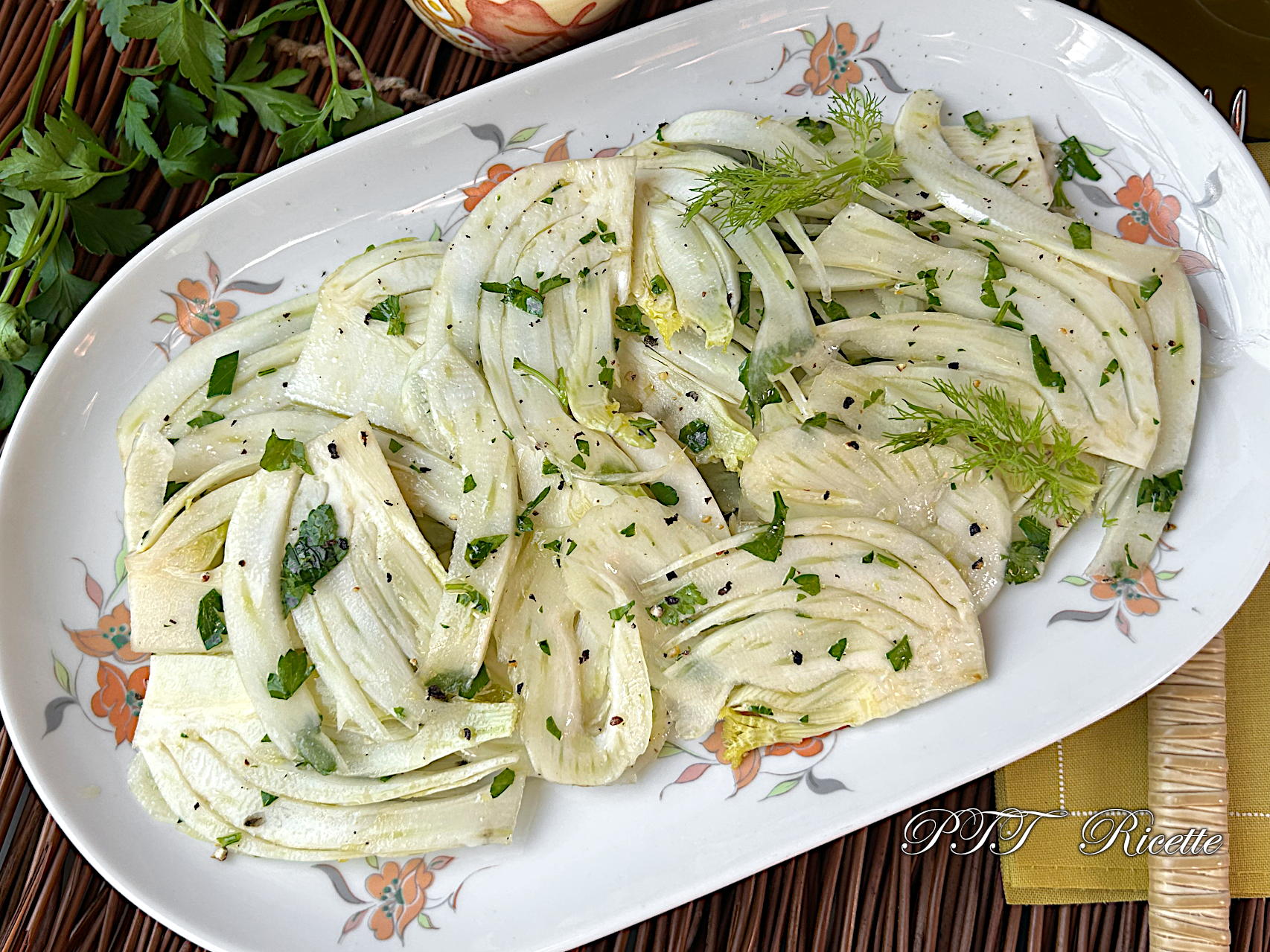 Fincchic Insalata di finocchi al prezzemolo - PTT Ricette