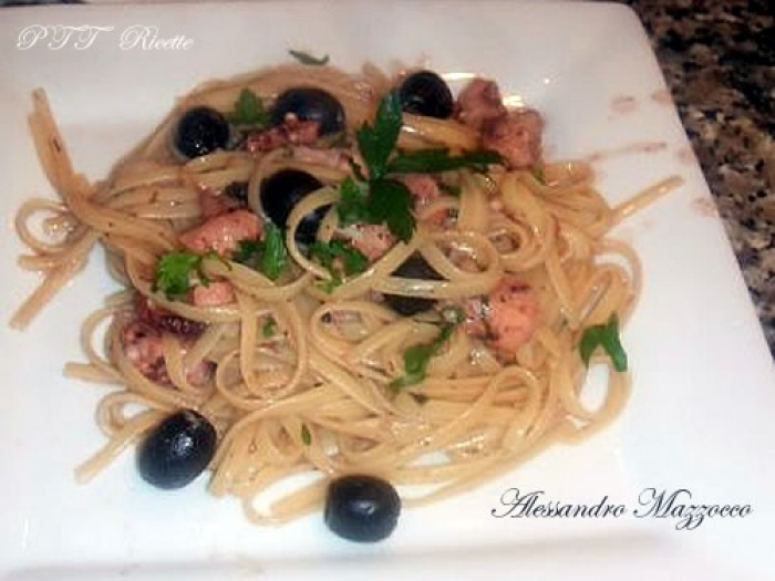 Linguine con polpo e olive nere - PTT Ricette