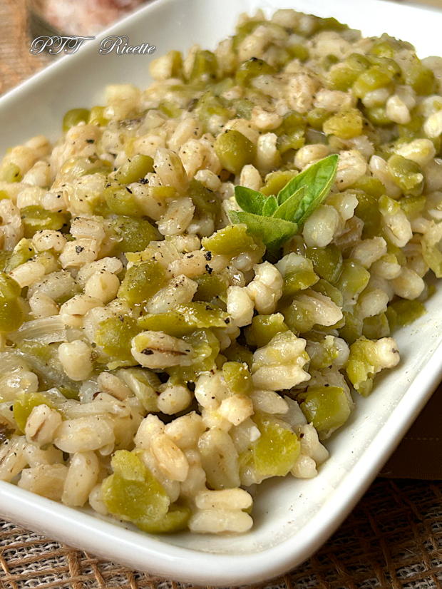 Orzo e piselli spezzati in cottura per assorbimento 10