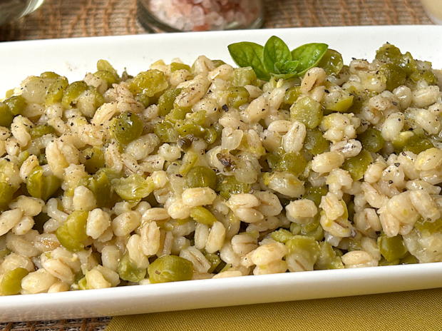 Orzo e piselli spezzati in cottura per assorbimento 5