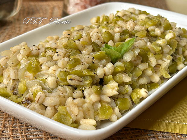 Orzo e piselli spezzati in cottura per assorbimento 6