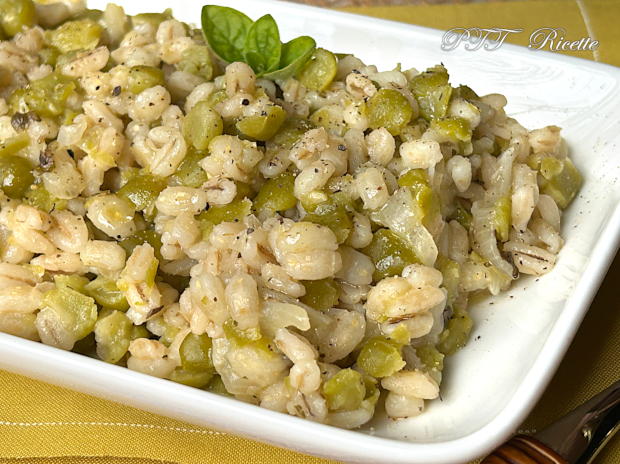 Orzo e piselli spezzati in cottura per assorbimento 7