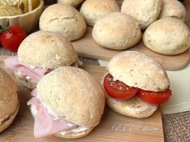 Panini bocconcini all'origano 15