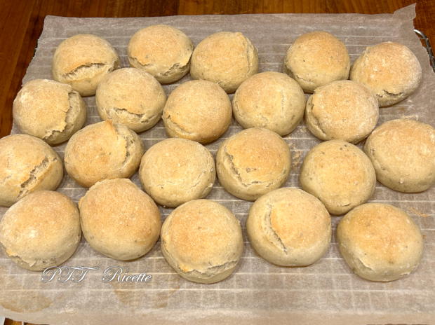 Panini bocconcini all'origano 9