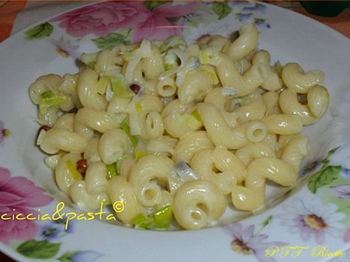 Pasta con crema di gorgonzola | Ricetta con gorgonzola - PTT Ricette