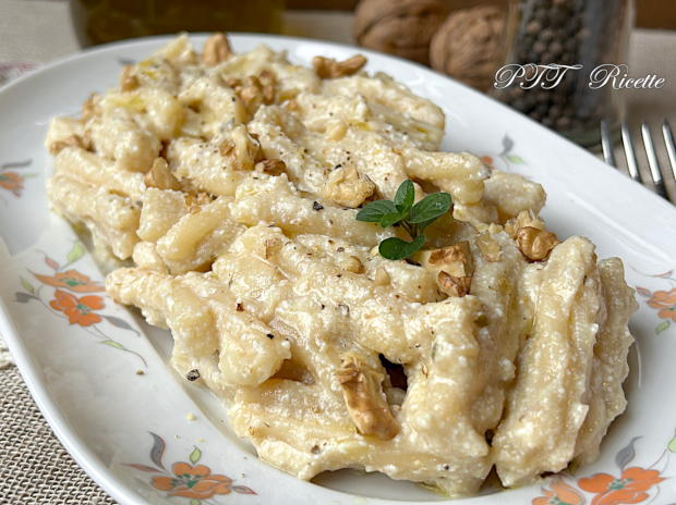 Pasta con crema di ricotta e ceci con noci 1