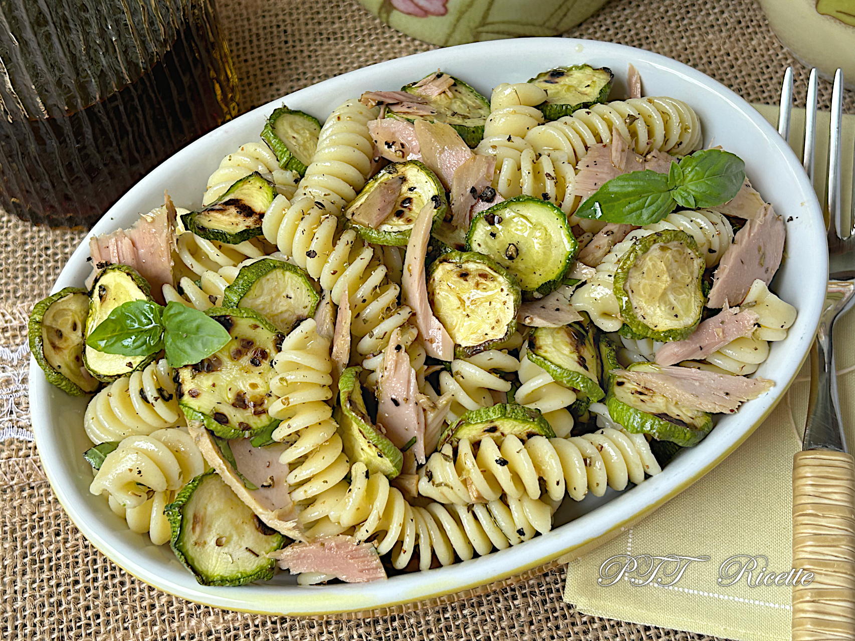 Pasta fredda con tonno e zucchine grigliate - PTT Ricette