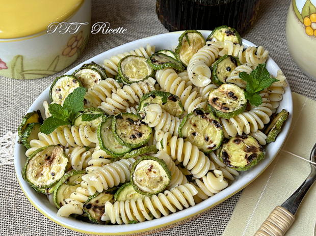 Pasta fredda con zucchine grigliate - PTT Ricette