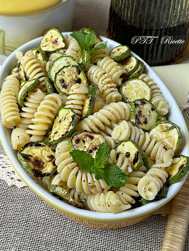 Pasta fredda con zucchine grigliate - PTT Ricette