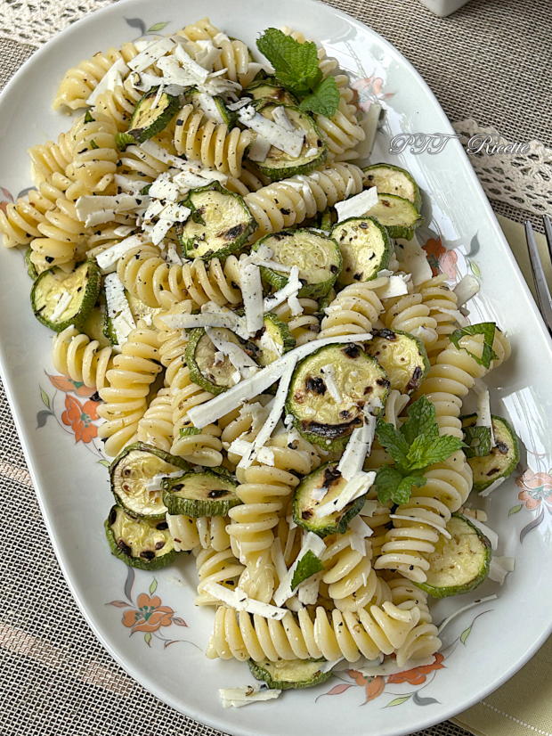 Pasta fredda con zucchine grigliate e ricotta salata - PTT Ricette