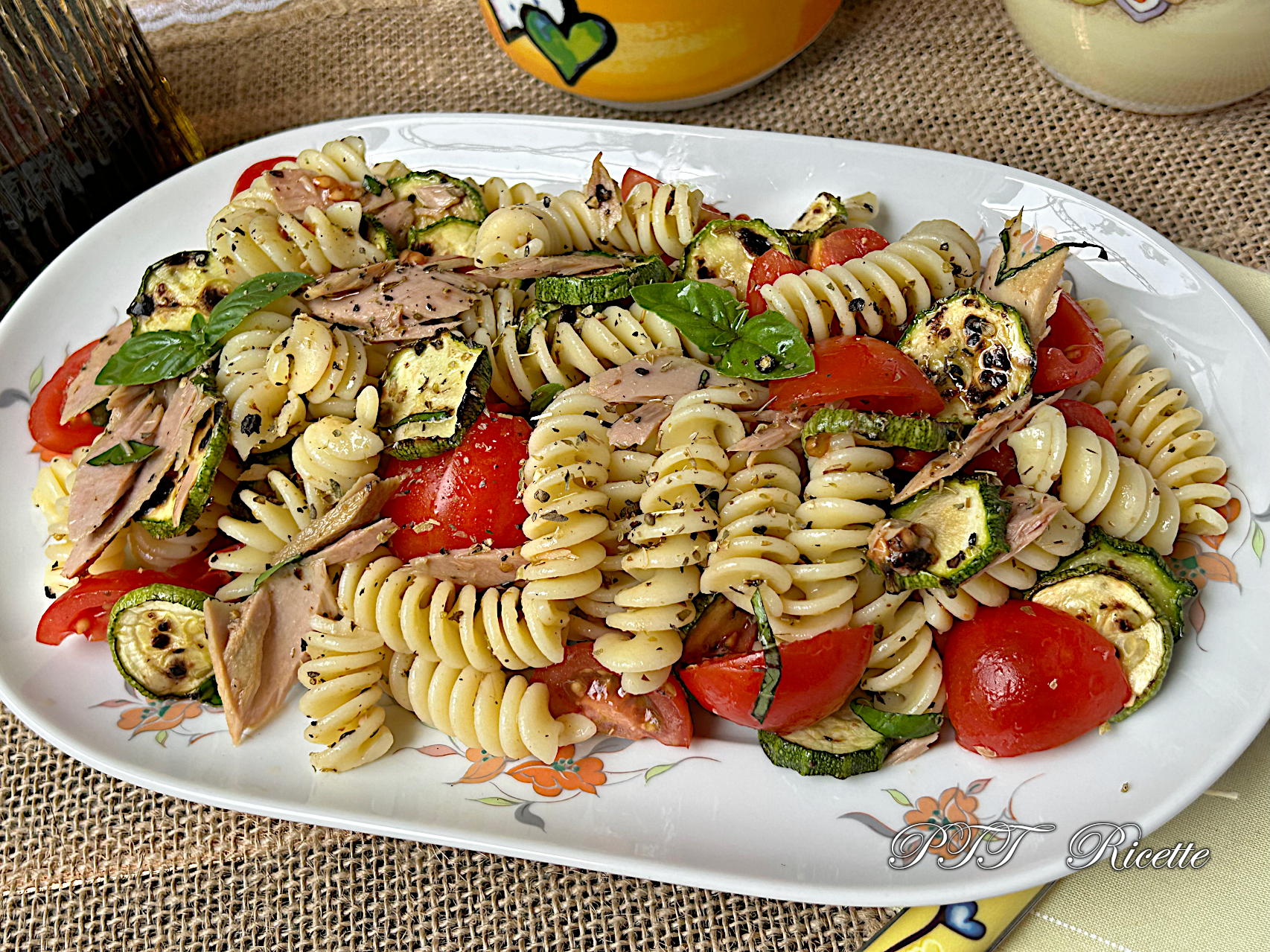 Pasta fredda con zucchine grigliate, tonno e pomodorini - PTT Ricette