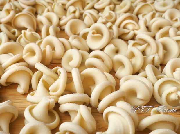 Pasta funghi di farina di piselli e semola con Pasta Maker Philips 4