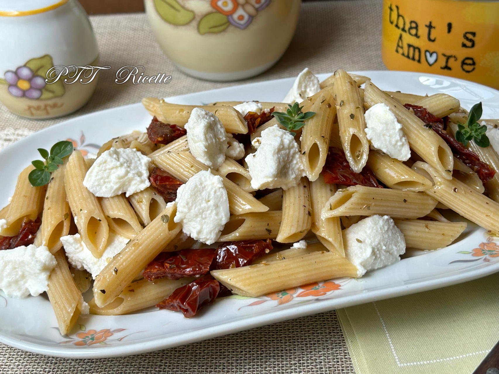 Pasta integrale fredda con ricotta e pomodori secchi - PTT Ricette