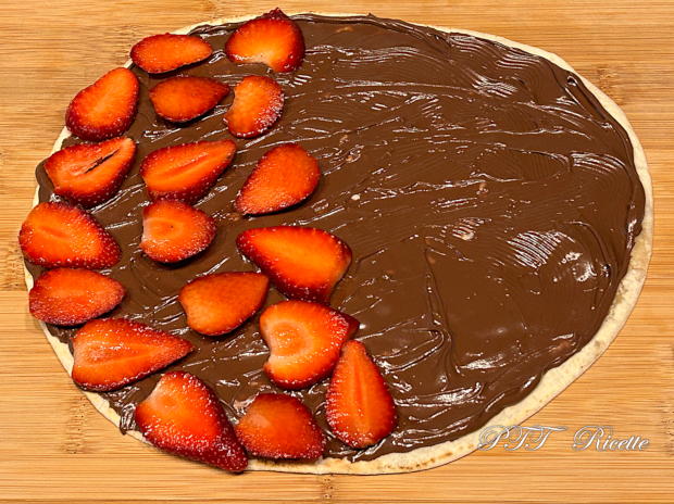 Piadina dolce con fragole e Nutella 2