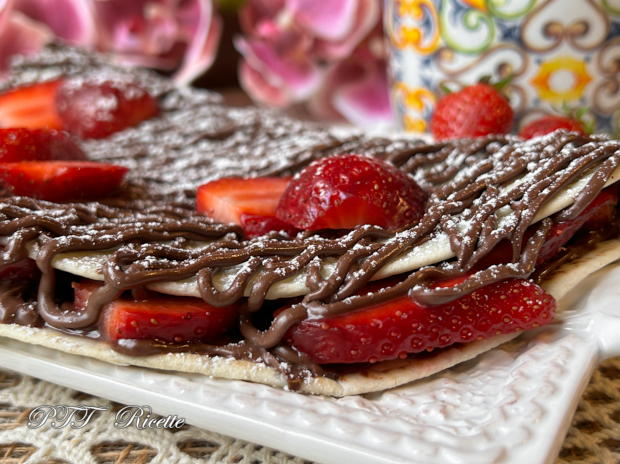 Piadina dolce con fragole e Nutella 7