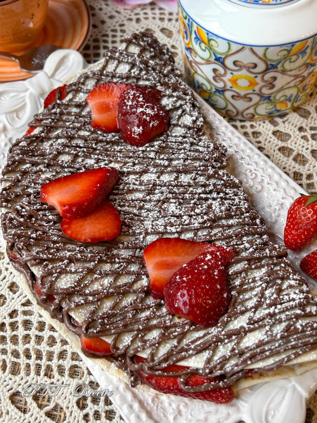 Piadina dolce con fragole e Nutella 9