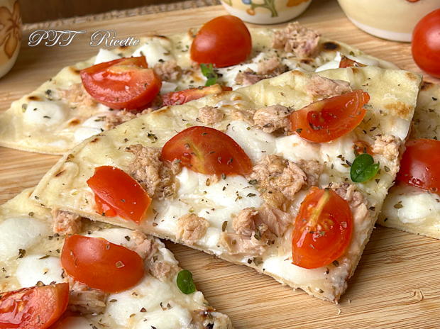 Piadipizza - Piadina pizza con tonno, mozzarella e pomodorini 6