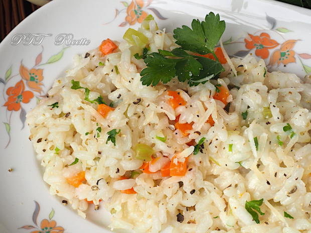 Riso e formaggio con carote, cipolla e sedano, con cottura per assorbimento 5