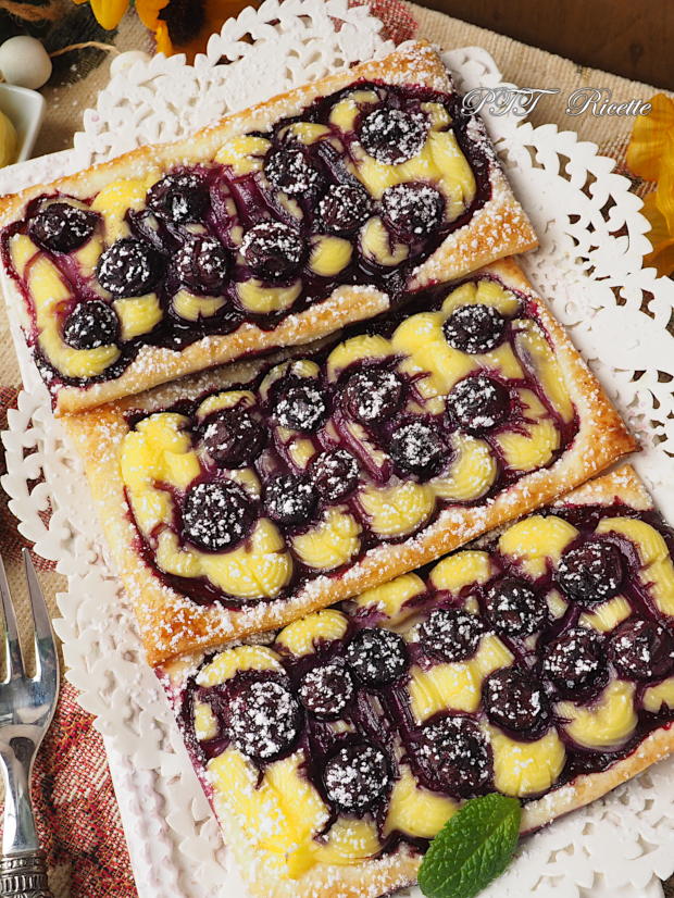 Sfogliatine con crema pasticcera e mirtilli 12
