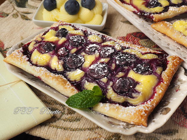Sfogliatine con crema pasticcera e mirtilli 13