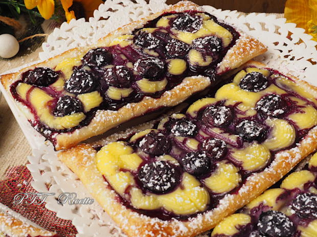 Sfogliatine con crema pasticcera e mirtilli 15
