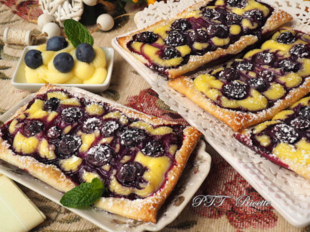 Sfogliatine con crema pasticcera e mirtilli 16