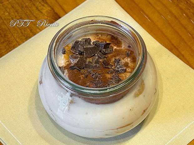 Tiramisù light con yogurt greco 8