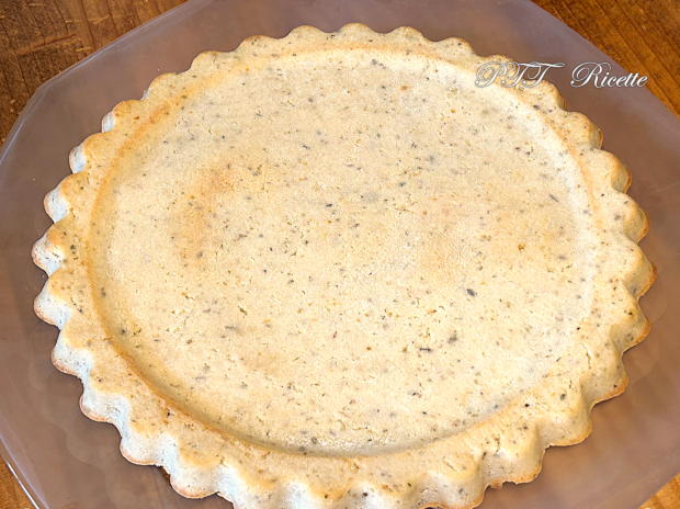 Torta-focaccia con formaggio fresco spalmabile e prosciutto cotto 3