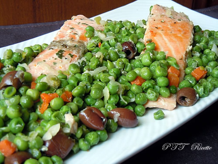 Tranci di salmone con piselli - PTT Ricette